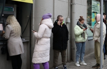 Ukrayna'da döviz çekmek yasaklandı