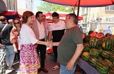 Başkan Ünlüce'den semt pazarı ziyareti